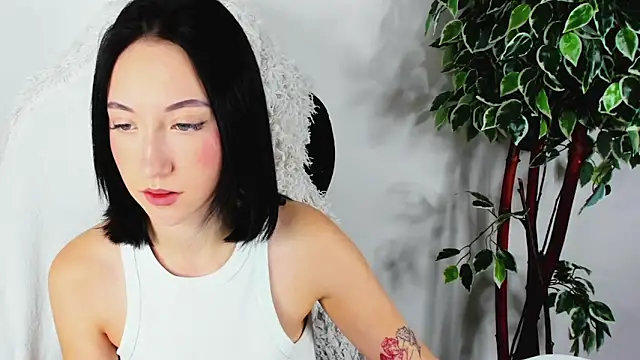 Snapshot of EileenMoores chatting on 09-10-25, 06:02 EileenMoores online show from 09-10-25, 06:02