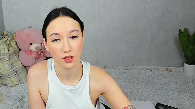 Snapshot of EileenMoores chatting on 11-28-25, 07:44 EileenMoores online show from 11-28-25, 07:44