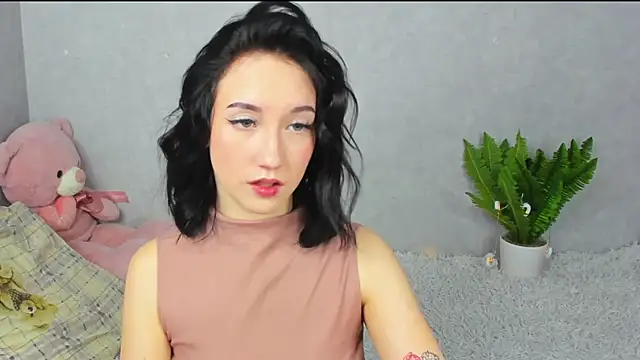 Snapshot of EileenMoores chatting on 12-04-25, 07:11 EileenMoores online show from 12-04-25, 07:11