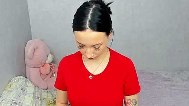 Snapshot of EileenMoores chatting on 03-11-26, 04:02 EileenMoores online show from 03-11-26, 04:02