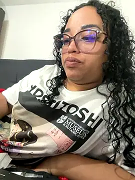 Snapshot of angels_evil chatting on 11-30-25, 11:47 angels evil online show from 11-30-25, 11:47