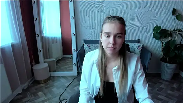 Snapshot of Vel1ka chatting on 09-29-25, 12:10 Vel1ka online show from 09-29-25, 12:10