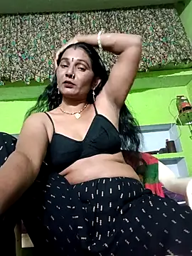 Snapshot of ZIVAA chatting on 10-27-25, 06:01 ZIVAA online show from 10-27-25, 06:01