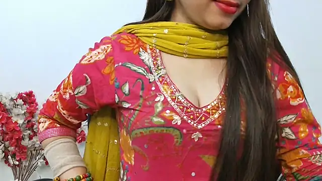 Snapshot of ruby100 chatting on 11-16-25, 06:24 ruby100 online show from 11-16-25, 06:24