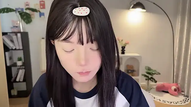 Snapshot of Momo-xx chatting on 09-28-25, 12:27 Momo-xx online show from 09-28-25, 12:27