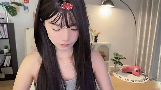 Snapshot of Momo-xx chatting on 10-02-25, 12:06 Momo-xx online show from 10-02-25, 12:06