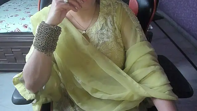 Snapshot of ShylaGill chatting on 12-02-25, 10:53 ShylaGill online show from 12-02-25, 10:53