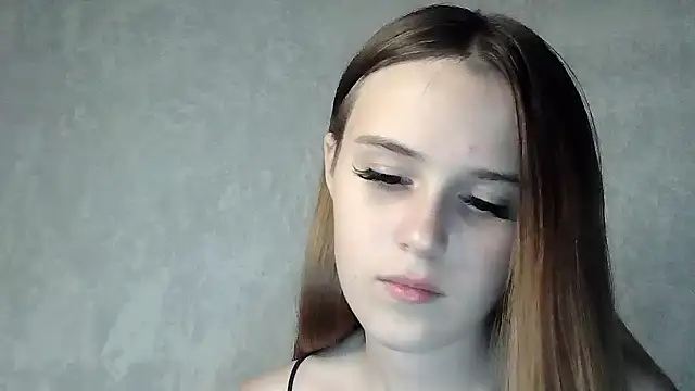 SweetLoraa online show from 09-26-25, 03:16