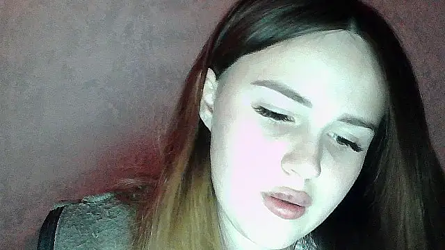 SweetLoraa online show from 05-13-26, 08:06