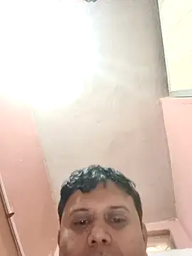 Snapshot of Sarad_sexydaddy chatting on 12-19-25, 03:46 Sarad sexydaddy online show from 12-19-25, 03:46