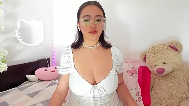 Snapshot of Sweet_Agata1 chatting on 05-15-26, 03:41 Sweet Agata1 online show from 05-15-26, 03:41
