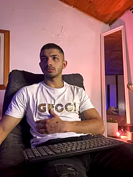 ArturoCardona  online show from 11-26-25, 11:39