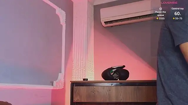 ArturoCardona  online show from 12-18-25, 07:31