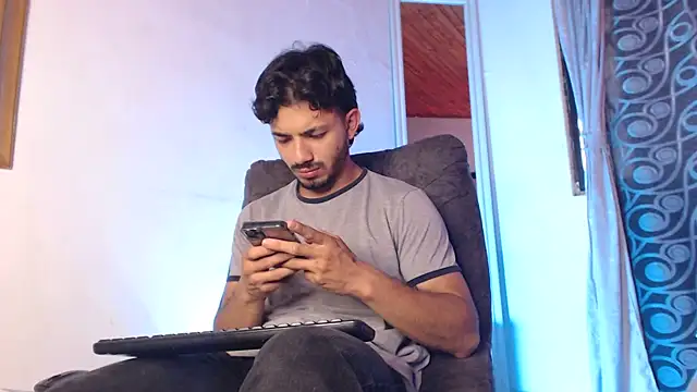Snapshot of ArturoCardona_ chatting on 05-20-26, 10:05 ArturoCardona online show from 05-20-26, 10:05
