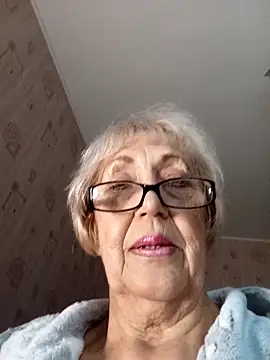 Snapshot of Anatolia5961 chatting on 10-17-25, 02:19 Anatolia5961 online show from 10-17-25, 02:19