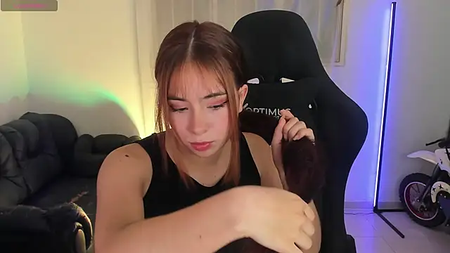 Aishelyng online show from 11-27-25, 04:03