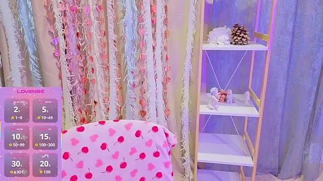 Snapshot of Luisa_Rosee chatting on 10-23-25, 06:28 Luisa Rosee online show from 10-23-25, 06:28