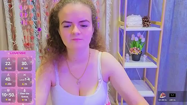 Snapshot of Luisa_Rosee chatting on 11-08-25, 08:18 Luisa Rosee online show from 11-08-25, 08:18