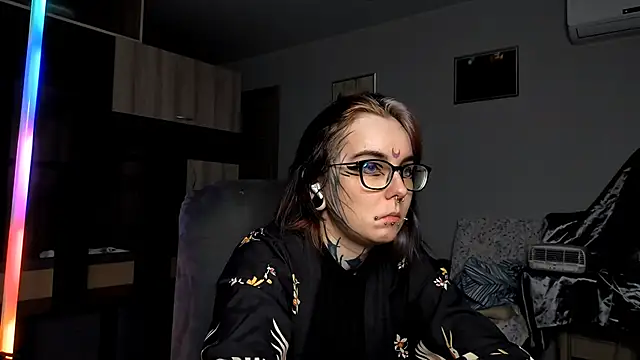 Snapshot of HighelikeGirl chatting on 10-09-25, 10:57 HighelikeGirl online show from 10-09-25, 10:57