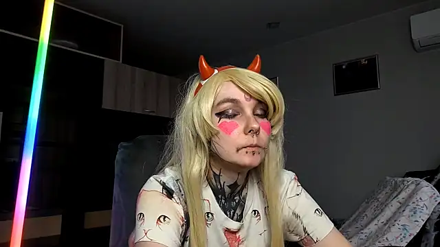 Snapshot of HighelikeGirl chatting on 10-11-25, 01:09 HighelikeGirl online show from 10-11-25, 01:09