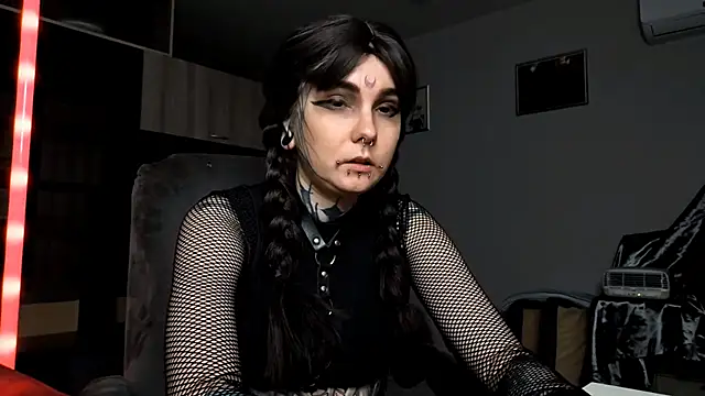 Snapshot of HighelikeGirl chatting on 10-13-25, 12:16 HighelikeGirl online show from 10-13-25, 12:16