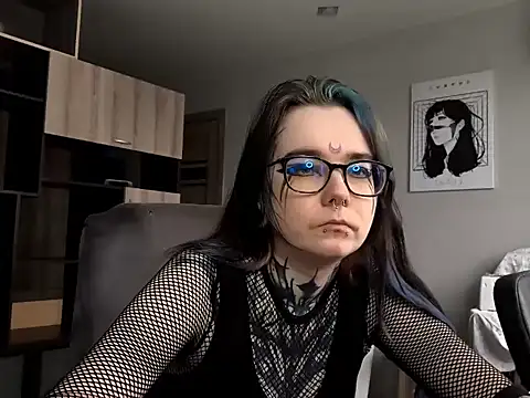 Snapshot of HighelikeGirl chatting on 10-28-25, 07:12 HighelikeGirl online show from 10-28-25, 07:12