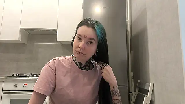 Snapshot of HighelikeGirl chatting on 01-18-26, 07:12 HighelikeGirl online show from 01-18-26, 07:12