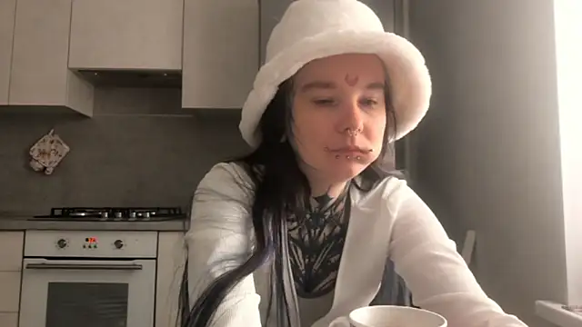 Snapshot of HighelikeGirl chatting on 02-27-26, 04:12 HighelikeGirl online show from 02-27-26, 04:12