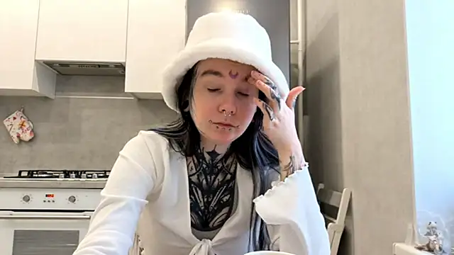 Snapshot of HighelikeGirl chatting on 03-06-26, 06:10 HighelikeGirl online show from 03-06-26, 06:10