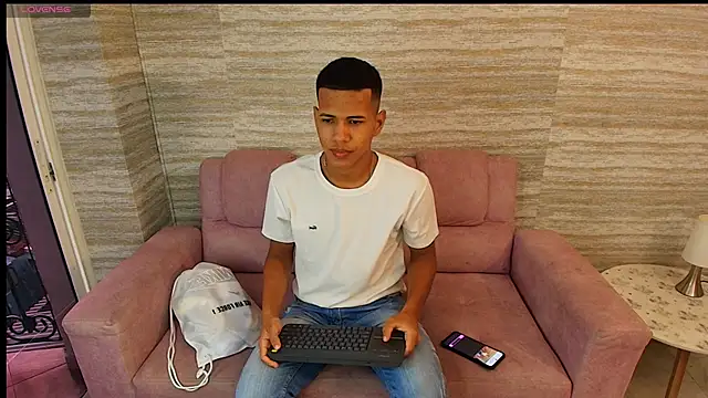 Snapshot of KingStark_ chatting on 10-11-25, 11:20 KingStark online show from 10-11-25, 11:20