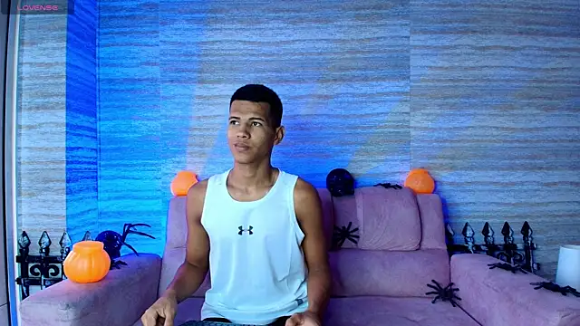 Snapshot of KingStark_ chatting on 10-16-25, 11:55 KingStark online show from 10-16-25, 11:55