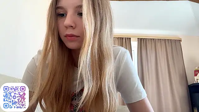 Snapshot of FruityXo chatting on 09-13-25, 10:59 FruityXo online show from 09-13-25, 10:59