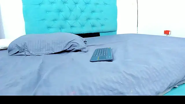 cris dulce online show from 11-30-25, 07:18