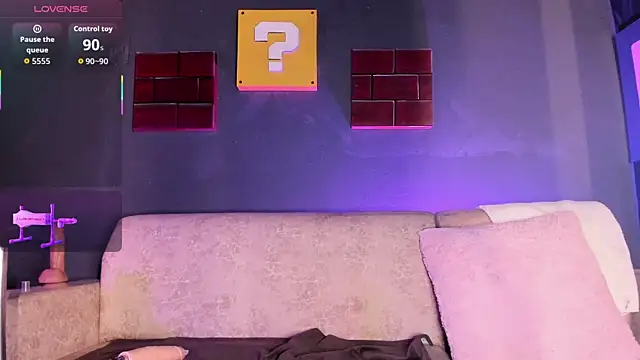 Zoe Ruiiz online show from 12-17-25, 10:38