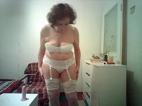 Snapshot of Julia54391 chatting on 09-28-25, 08:36 Julia54391 online show from 09-28-25, 08:36