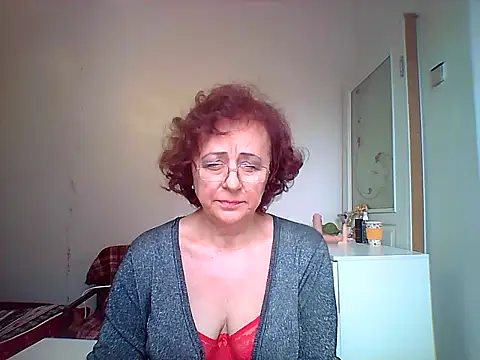 Snapshot of Julia54391 chatting on 09-30-25, 07:24 Julia54391 online show from 09-30-25, 07:24