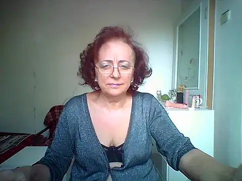 Snapshot of Julia54391 chatting on 10-05-25, 06:34 Julia54391 online show from 10-05-25, 06:34