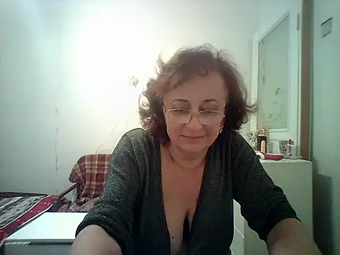 Snapshot of Julia54391 chatting on 10-05-25, 06:39 Julia54391 online show from 10-05-25, 06:39