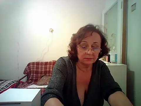 Snapshot of Julia54391 chatting on 10-13-25, 07:36 Julia54391 online show from 10-13-25, 07:36