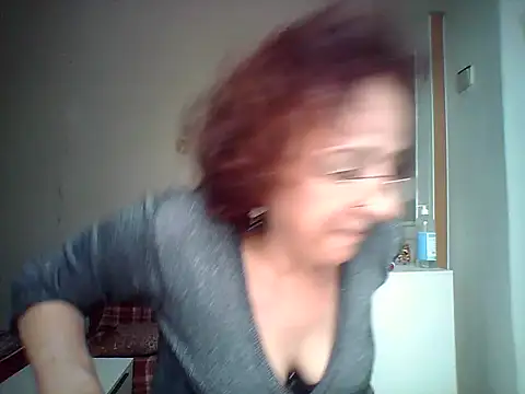 Snapshot of Julia54391 chatting on 10-17-25, 07:44 Julia54391 online show from 10-17-25, 07:44