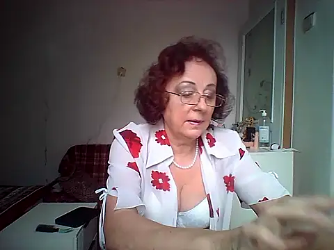 Snapshot of Julia54391 chatting on 10-19-25, 08:26 Julia54391 online show from 10-19-25, 08:26