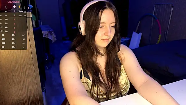 LauretteRagar online show from 10-24-25, 05:20