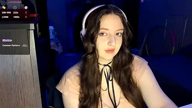 LauretteRagar online show from 11-12-25, 05:35