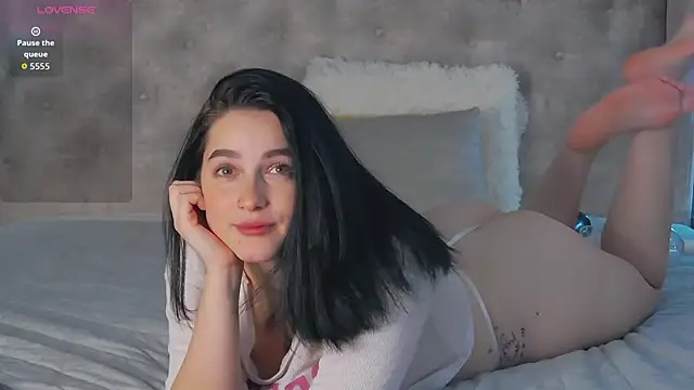 Leah Brooks online show from 11-19-25, 04:51