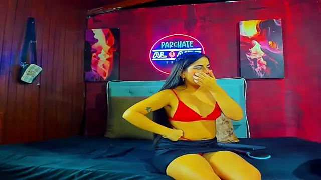 Snapshot of dereck_and_julie chatting on 10-14-25, 02:45 dereck and julie online show from 10-14-25, 02:45