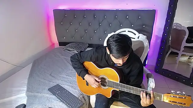 Charlie Cock  online show from 09-13-25, 04:01