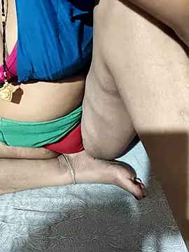 POOJACOUPLE online show from 11-18-25, 06:01