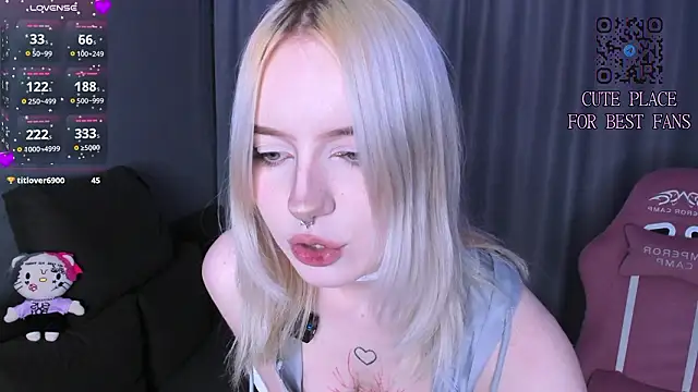 Snapshot of godlikegirlyy chatting on 03-16-26, 03:05 godlikegirlyy online show from 03-16-26, 03:05