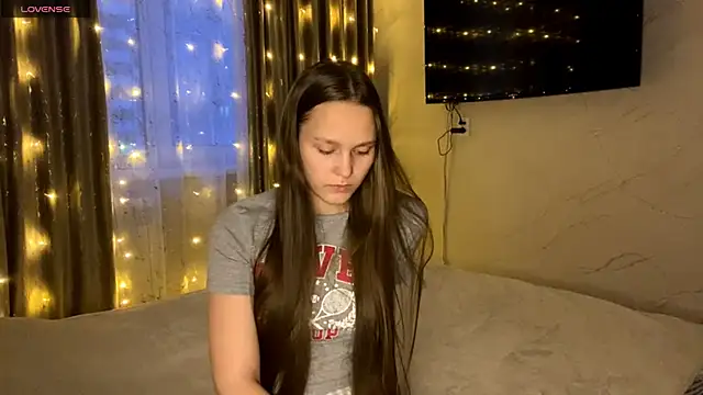 Snapshot of SoSweetGirl chatting on 12-18-25, 10:10 SoSweetGirl online show from 12-18-25, 10:10