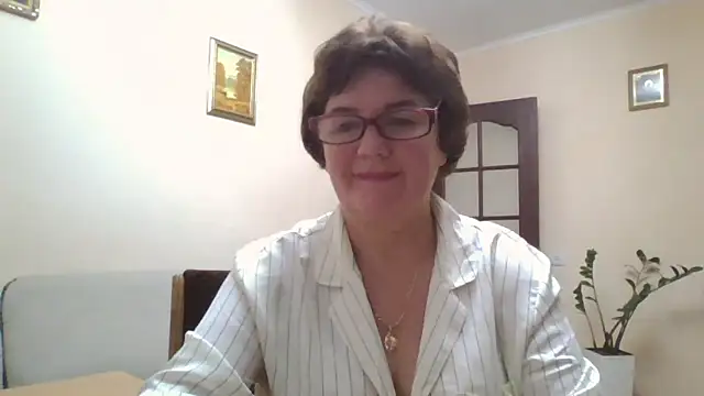 Snapshot of Galina56301 chatting on 10-09-25, 03:43 Galina56301 online show from 10-09-25, 03:43